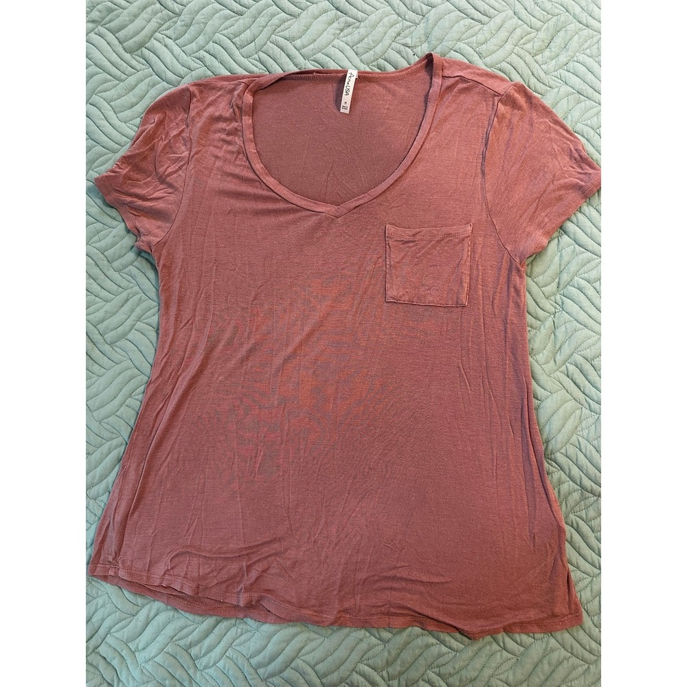 Active USA Womens Mauve V-Neck Pocket T-Shirt Medium T1427 Short Sleeve Tee